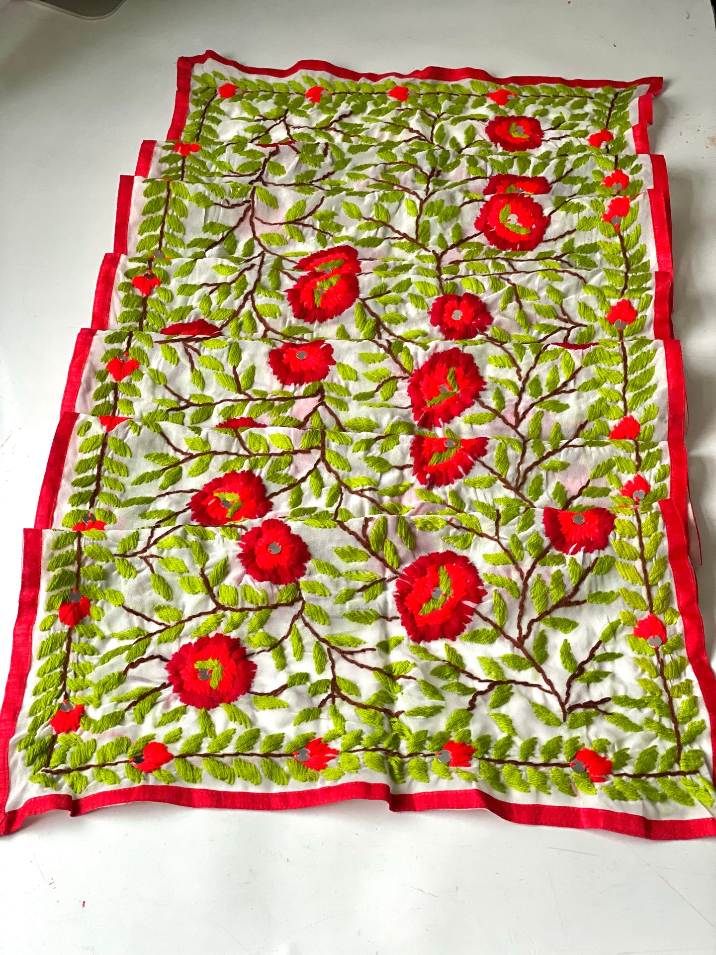 White x Red Mini Georgette Neck Scarf / Wrap